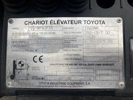 Chariot élévateur gaz 2012  Toyota 02-8FGJF35 (10)