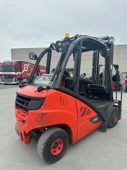 Gas truck 2016  Linde H25T-02   (3)