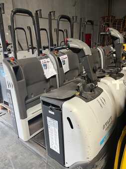 Outro 2015  Unicarriers PLP250 ( lot de 8 ) (2)