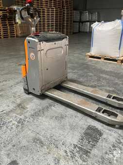 Electric Pallet Trucks 2015  Still EXU16 (3)