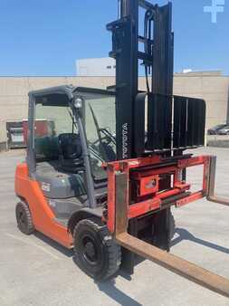 LPG Forklifts 2008  Toyota 02-8FGF25 (1)