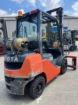 LPG Forklifts 2010  Toyota 02-8FGF25 (3)