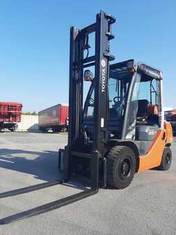 LPG Forklifts 2014  Toyota 02-8FGF25 (1)