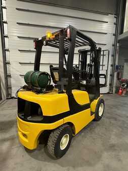 Treibgasstapler 2012  Yale GLP25VX triplex 4 lignes (3)