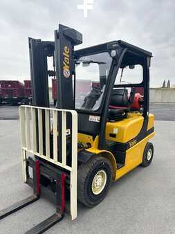 Treibgasstapler 2015  Yale GLP25VX 1045 heures (1)