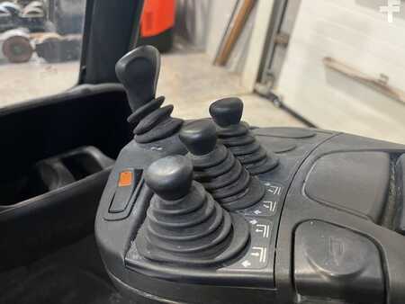 Nestekaasutrukki 2019  Linde H18T-01 (12)