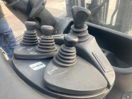 Nestekaasutrukki 2012  Linde H18T-01 (14)