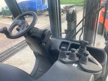 Nestekaasutrukki 2012  Linde H18T-01 (7)