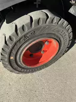 Empilhador a gás 2015  Linde H20T-01 .semi-cabine (11)