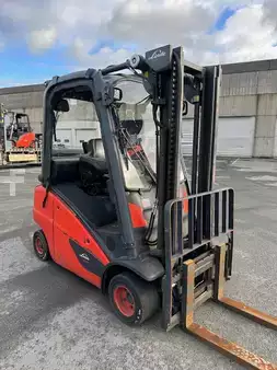 Wózki gazowe 2016  Linde H20T-01 .semi-cabine (2)