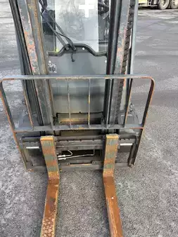 Wózki gazowe 2016  Linde H20T-01 .semi-cabine (6)