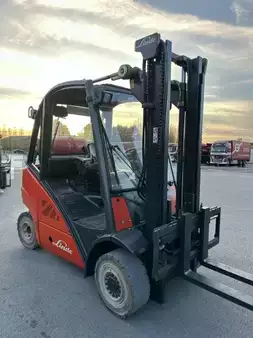 Empilhador a gás 2009  Linde H25T (1)