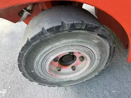 Empilhador a gás 2009  Linde H25T (11)