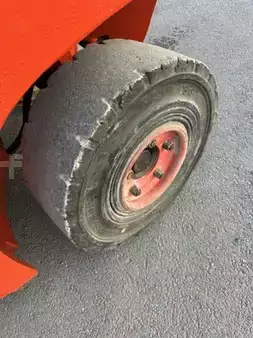 Empilhador a gás 2009  Linde H25T (14)