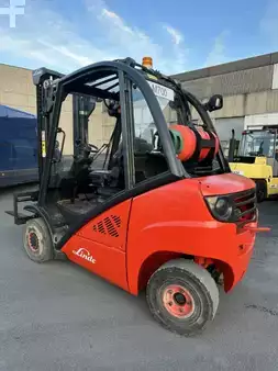 Empilhador a gás 2009  Linde H25T (3)