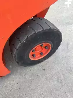 Empilhador a gás 2007  Linde H25T (13)