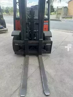 Empilhador a gás 2007  Linde H25T (5)