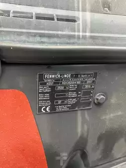 Empilhador a gás 2007  Linde H25T (9)