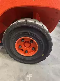 Nestekaasutrukki 2008  Linde H25T (14)