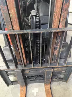 Nestekaasutrukki 2011  Linde H25T-01 (6)