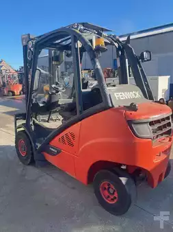 Wózki gazowe 2013  Linde H30T-02 4 lignes (3)