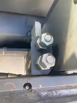Wózki gazowe 2013  Linde H30T-02 4 lignes (7)