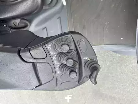 Wózki gazowe 2018  Linde H30T-02  974 heures triplex 5950mm (11)