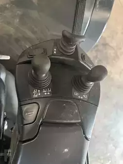 Wózki gazowe 2018  Linde H30T-02 triplex reconditionné (10)