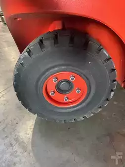 Wózki gazowe 2018  Linde H30T-02 triplex reconditionné (14)
