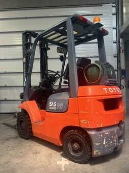 LPG Forklifts 2000  Toyota 42-7FGF18 rotator (5)