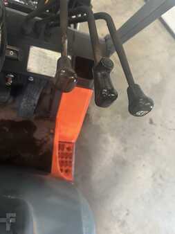 LPG Forklifts 2000  Toyota 42-7FGF18 rotator (9)