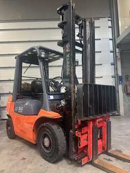 Gasoltruck 2006  Toyota 42-7FGF25 TDL/écarteur (1)