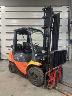 LPG Forklifts 2006  Toyota 42-7FGF25 TDL/écarteur (1)