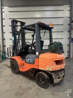 LPG Forklifts 2006  Toyota 42-7FGF25 TDL/écarteur (4)