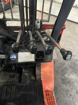 LPG VZV 2007  Toyota 42-7FGF25 TDL/écarteur (13)