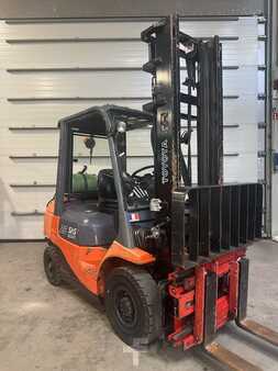 LPG VZV 2007  Toyota 42-7FGF25 TDL/écarteur (1)