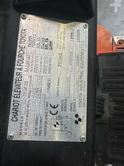 LPG VZV 2007  Toyota 42-7FGF25 TDL/écarteur (10)