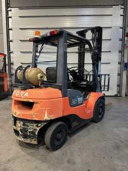 LPG Forklifts 2007  Toyota 42-7FGF25 TDL/écarteur (5)