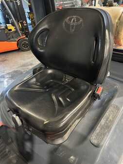 LPG Forklifts 2007  Toyota 42-7FGF25 TDL/écarteur (9)