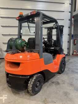 LPG Forklifts 2007  Toyota 42-7FGF25 triplex (3)
