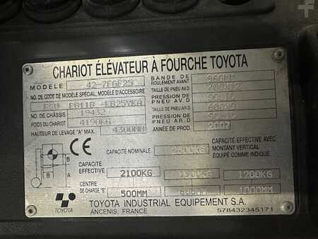 LPG Forklifts 2007  Toyota 42-7FGF25 triplex (7)