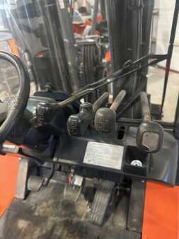 LPG Forklifts 2007  Toyota 42-7FGF25 triplex (9)