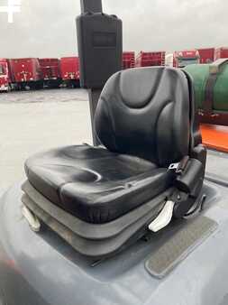 Treibgasstapler 2005  Toyota 02-7FGF30 (12)