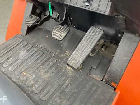 Treibgasstapler 2005  Toyota 02-7FGF30 (15)