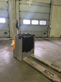 Transpaleta eléctrica 2017  Still EXU-H18 (2)