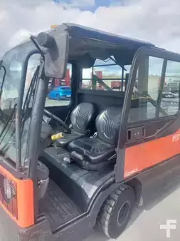 Tracteurs à bagages 2016  Linde P250 (6)