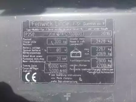 Tracteurs à bagages 2016  Linde P250 (8)