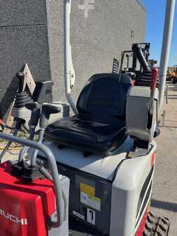 Altri 2023  Takeuchi TB210R (7)