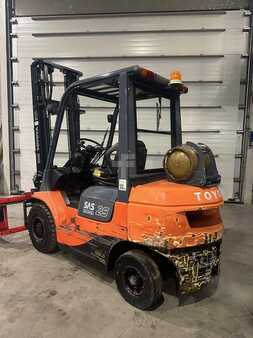 LPG Forklifts 2007  Toyota 42-7FGF25 TDL/écarteur (2)