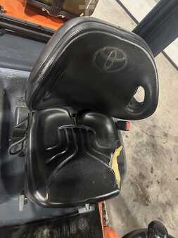 LPG Forklifts 2007  Toyota 42-7FGF25 TDL/écarteur (9)
